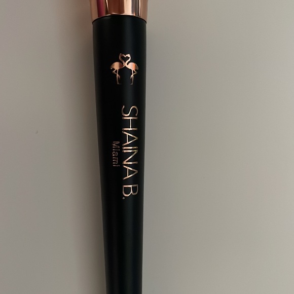 Shaina B Contour makeup Brush - Picture 4 of 6